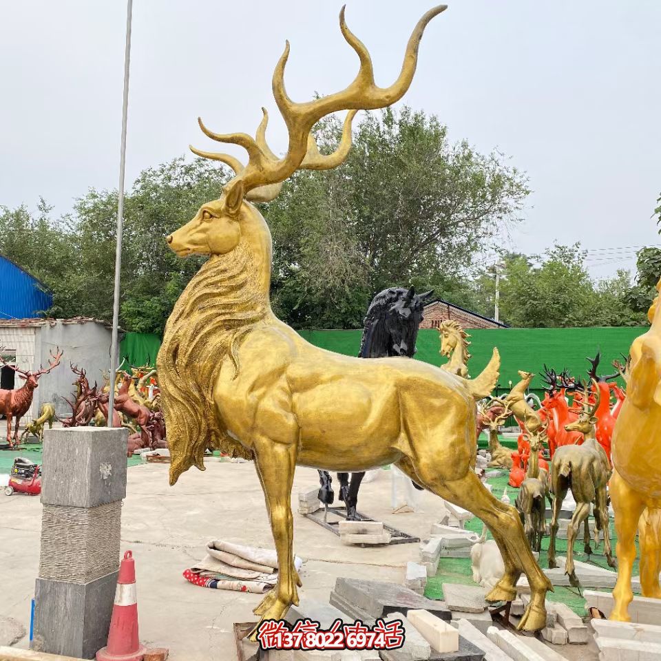 仿真大型玻璃钢金鹿喷雕塑 仿真大型玻璃钢金鹿喷雕塑