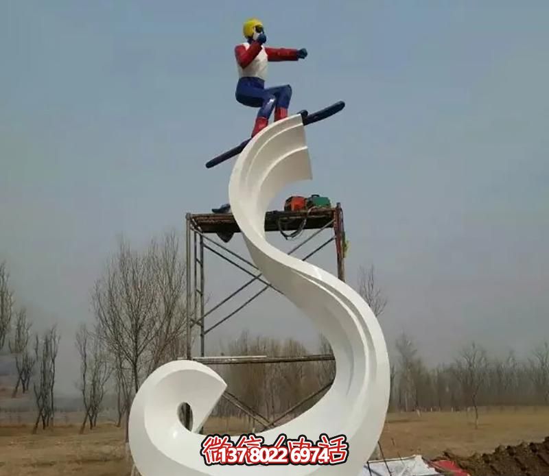 彩绘不锈钢雕塑,把滑雪运动主题人物雕刻到广场上 彩绘不锈钢雕塑,把滑雪运动主题人物雕刻到广场上