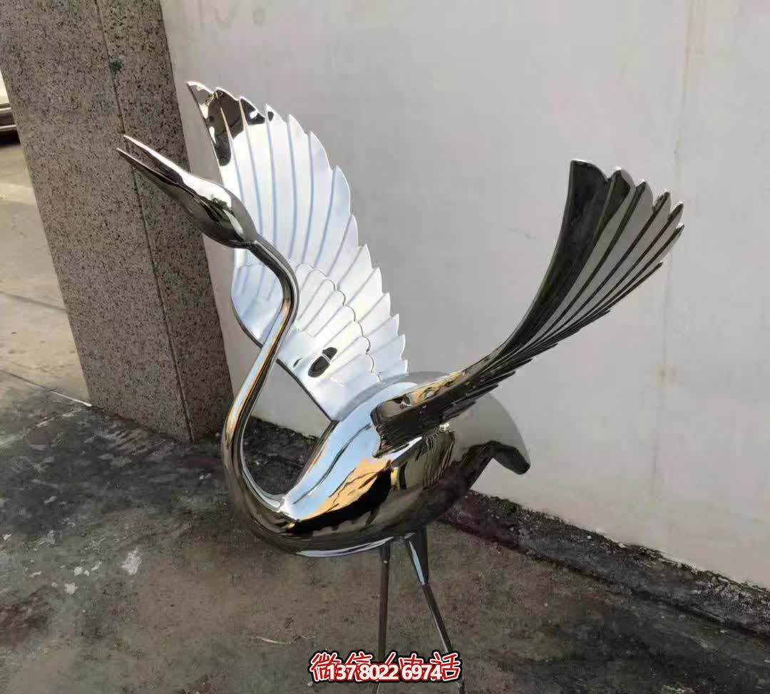 精致仙鹤不锈钢雕塑展翅鸣叫镜面发光 精致仙鹤不锈钢雕塑展翅鸣叫镜面发光
