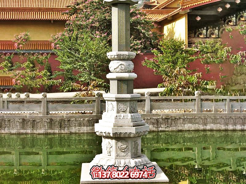 佛家寺院大殿门口摆放汉白玉石经幢 佛家寺院大殿门口摆放汉白玉石经幢