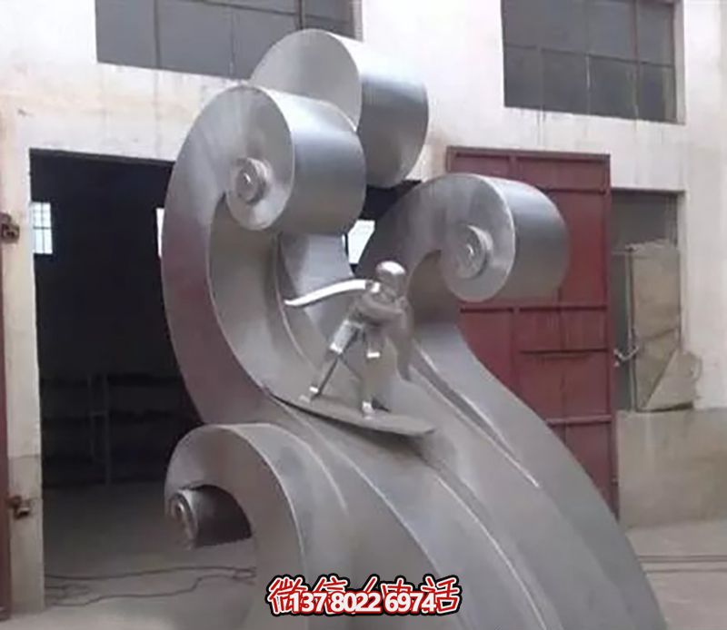 花园广场摆放大型创意不锈钢滑雪景观雕塑 花园广场摆放大型创意不锈钢滑雪景观雕塑