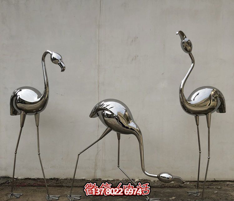 三只不锈钢镜面火烈鸟雕塑