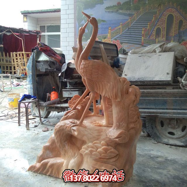 园林太极白鹤亮翅晚霞红大理石雕塑