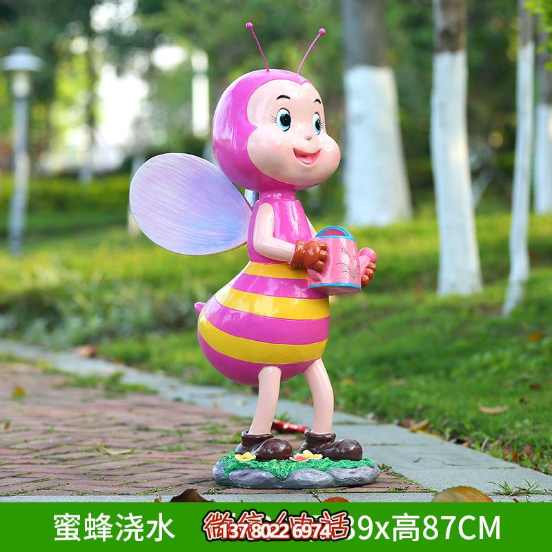 别墅庭院学校蜜蜂浇水玻璃钢蜜蜂雕塑 别墅庭院学校蜜蜂浇水玻璃钢蜜蜂雕塑
