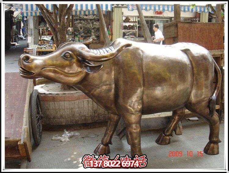 广场华尔街牛仿铜动物雕塑