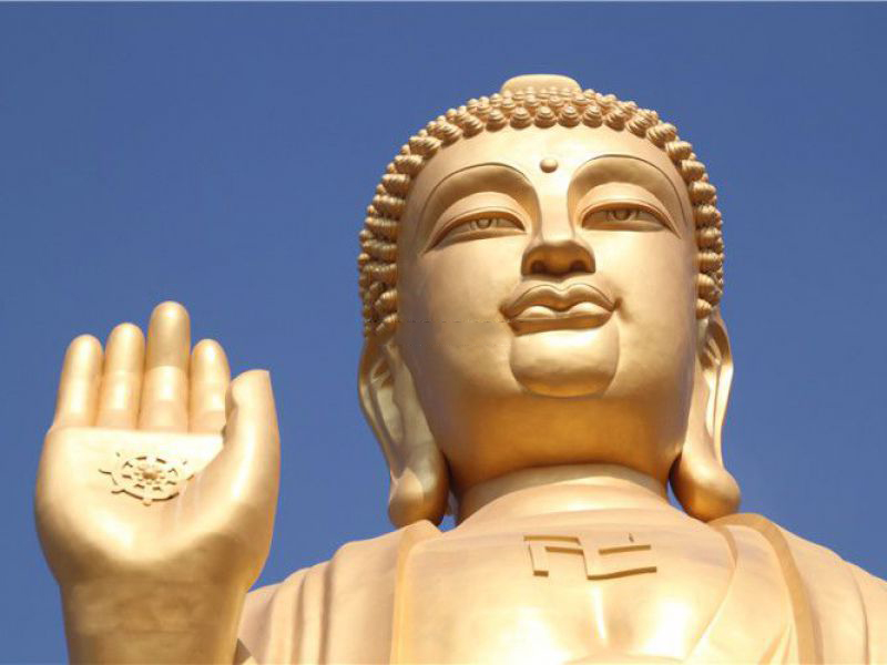 大型锻铜佛像